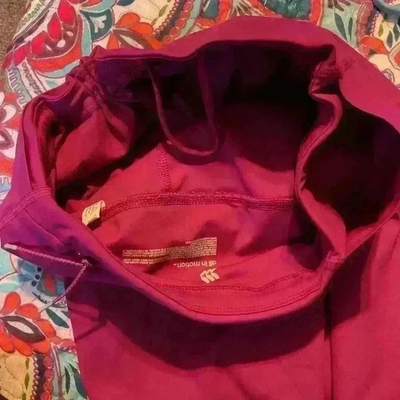 All in Motion magenta capri leggings - Picture 7 of 7